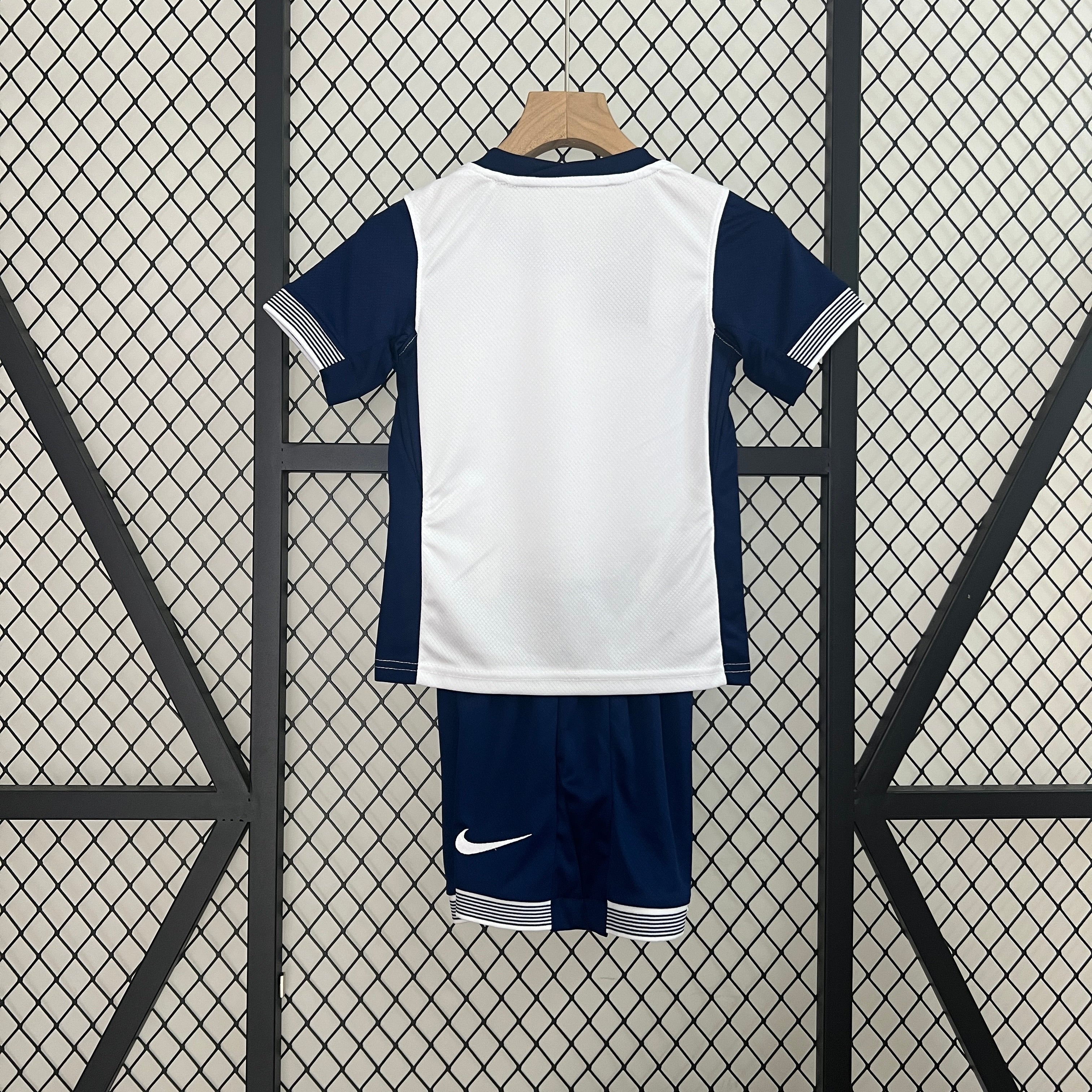 Kit Infantil Tottenham Titular 24/25